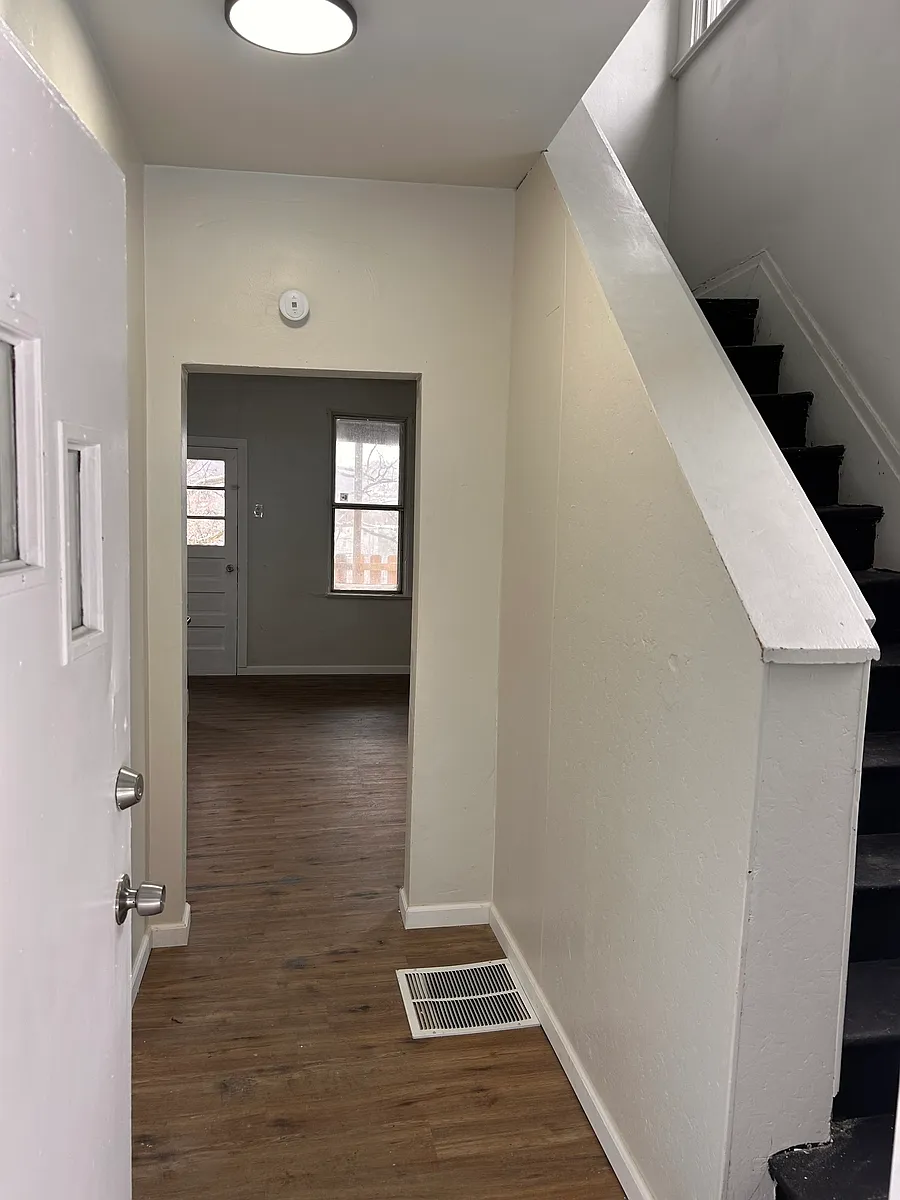 Building Photo - 268 Seneca St