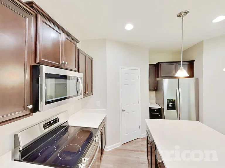 5 Stanwick Ct — Photo 4