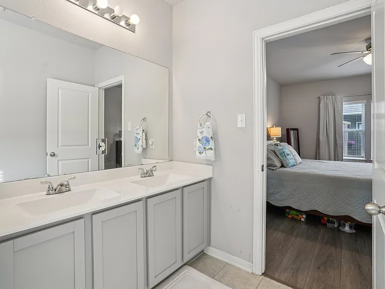 8915 Portobello Way — Photo 6