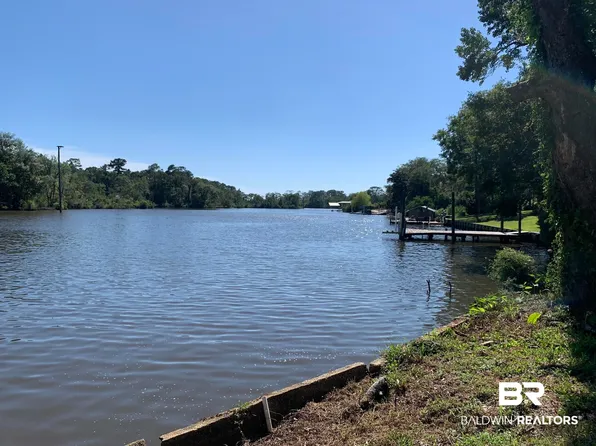 14300 Oak St, Magnolia Springs, AL 36555