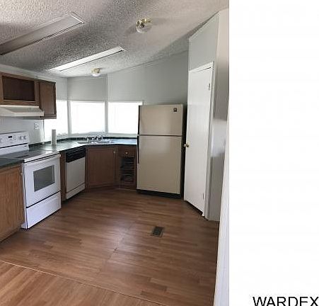 4th image of 1295 Levee Dr