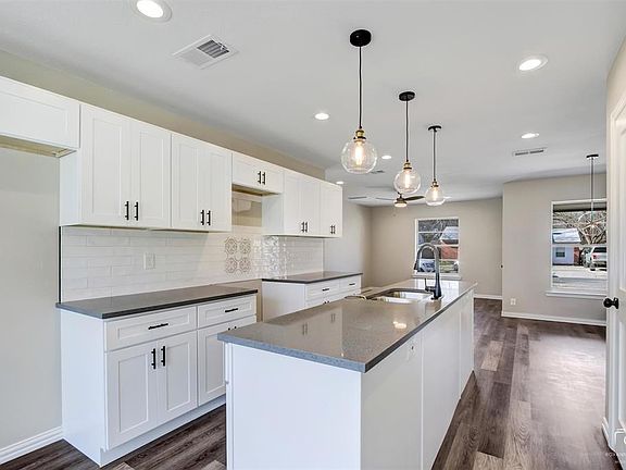 4th image of 10532 Cayuga Dr