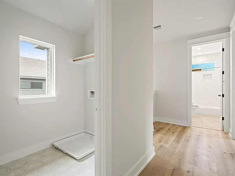2713 Bristol Dr #2 — Photo 9