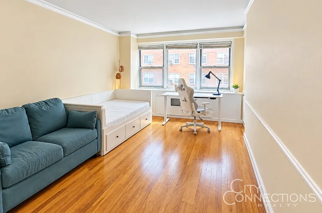 245 East 35th Street — Photo 4