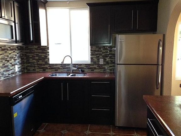 3rd image of 4251 Swift Ave