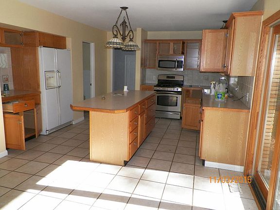 5th image of 1010 S Baywood Dr
