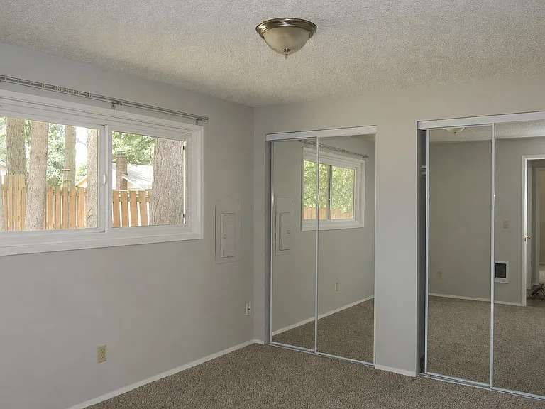 14204 NE 9th St — Photo 9