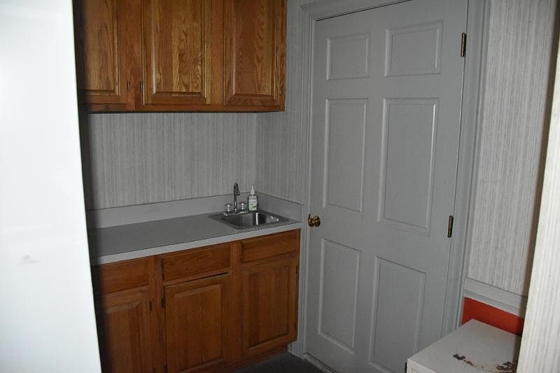 1st image of 3201 Yorktown Ave Ste 111