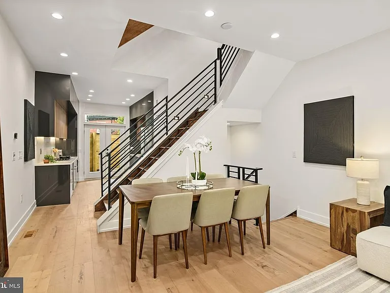 2403 Grays Ferry Ave — Photo 5