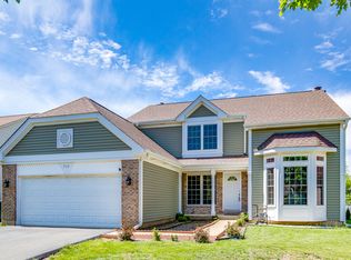 718 Huntington Dr, Carol Stream, IL 60188