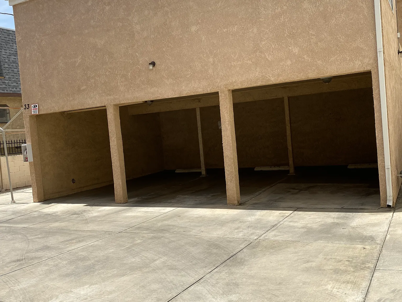 33 S Marguerita Ave — Photo 4