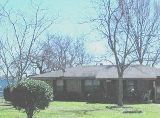 230 E 3rd St, Rockdale, TX 76567
