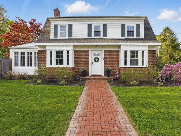 52 Courtland Street, Nashua, NH 03064
