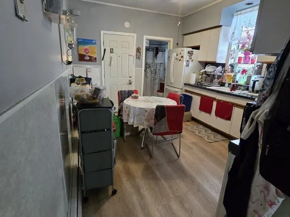 251 Highland Avenue image 15 of 34