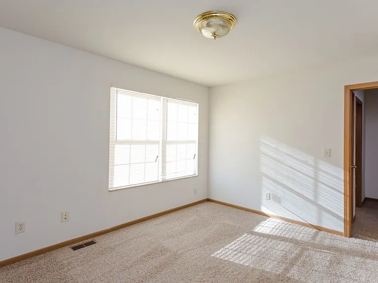 1125-1137 Hilltop — Photo 9