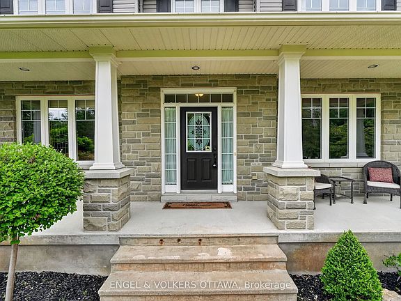 3rd image of 1599 Landel Dr