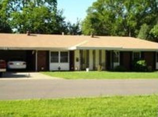 300 W 14th St, Russellville, AR 72801