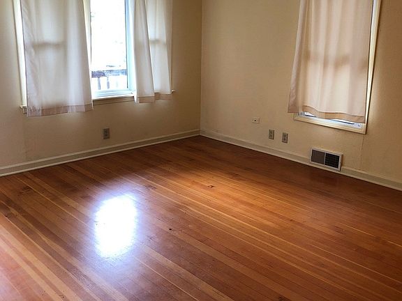 5th image of 21 N Circle Dr