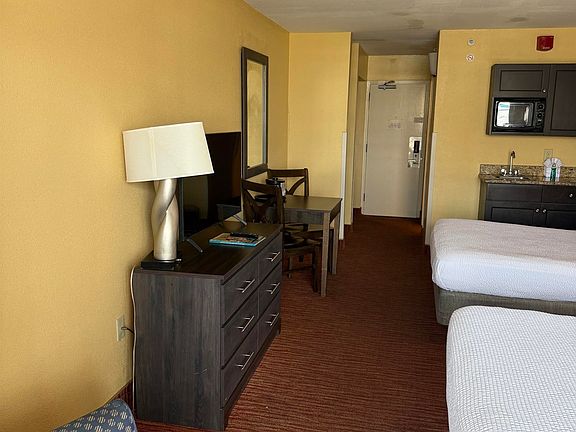 3rd image of 1501 Ocean Blvd. S #623