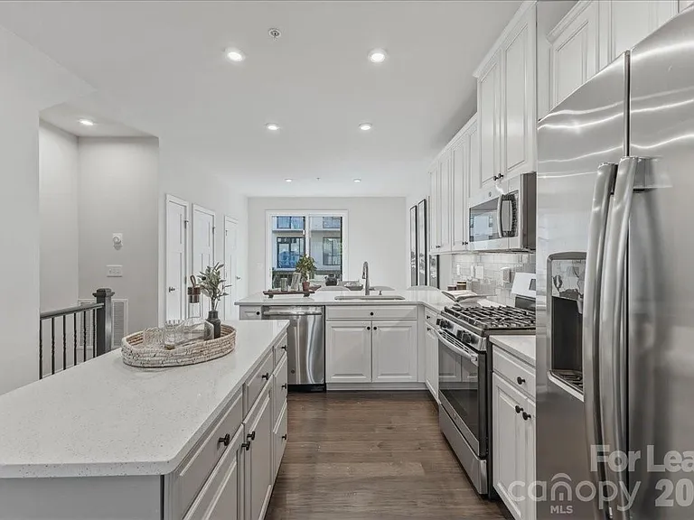 522 Music Hall Way — Photo 6