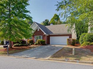6690 Waveland Dr, Cumming, GA 30040