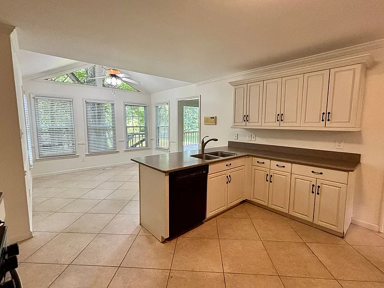 4160 Creekwood Dr — Photo 10