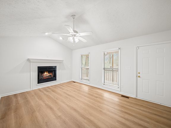 3rd image of 25 Flat Rock Rd