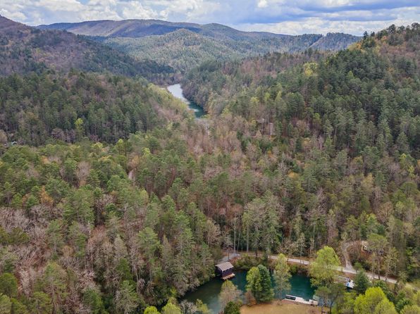 426 Crow Creek Rd, Lakemont, GA 30552
