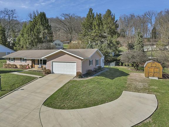 2nd image of 1476 Pleasant Valley Dr