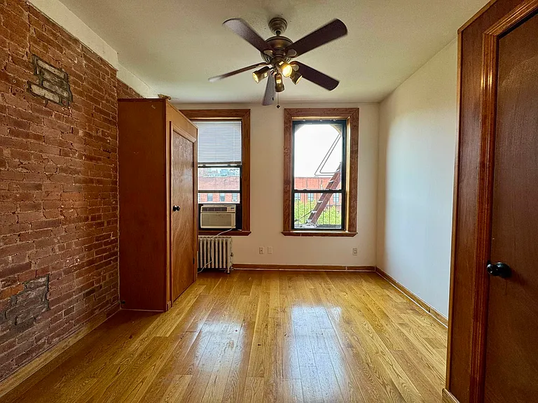 2250 1st Ave #4S — Photo 3