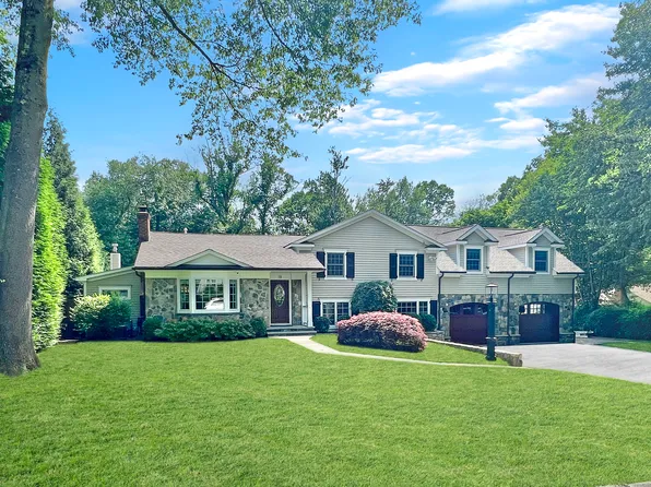 18 Nutmeg Lane, Stamford, CT 06905