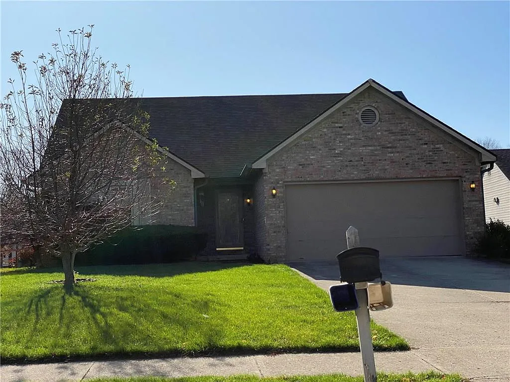 831 Meadow Ct photo 1