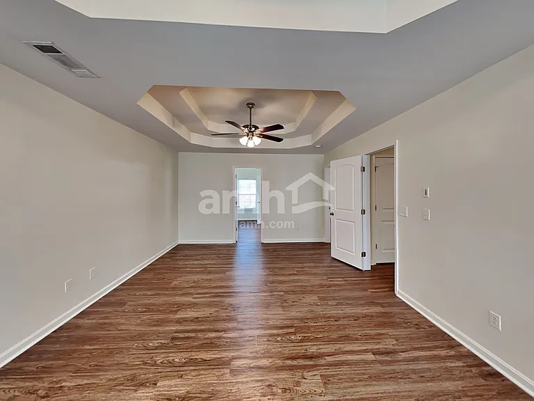 729 Rolling Downs Dr — Photo 9