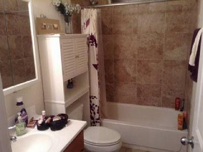 4th image of 1066 N Hermitage Ave APT 2R