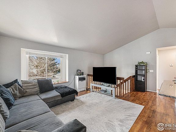 4th image of 807 Bitterbrush Ln