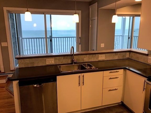 4th image of 111 Grovers Ave #2