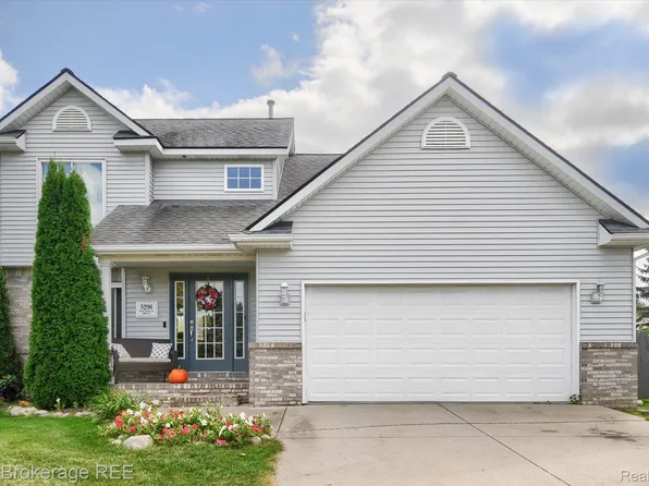 5296 Magnolia Dr, Grand Blanc, MI 48439