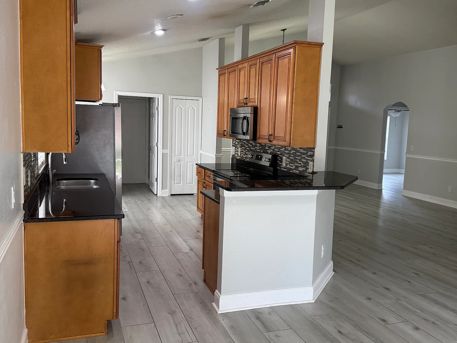 3 bed, 1577 sqft, $2,800 — Photo 2