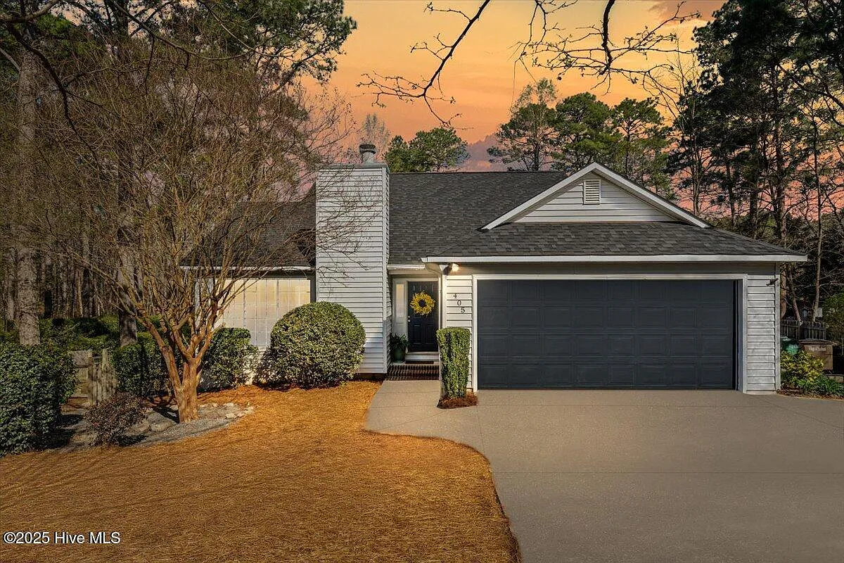 3 bed, 2.0 bath, 1186 sqft, $2,000 — Photo 1