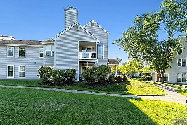 116 Harvest Lane Lincoln Park — Photo 16
