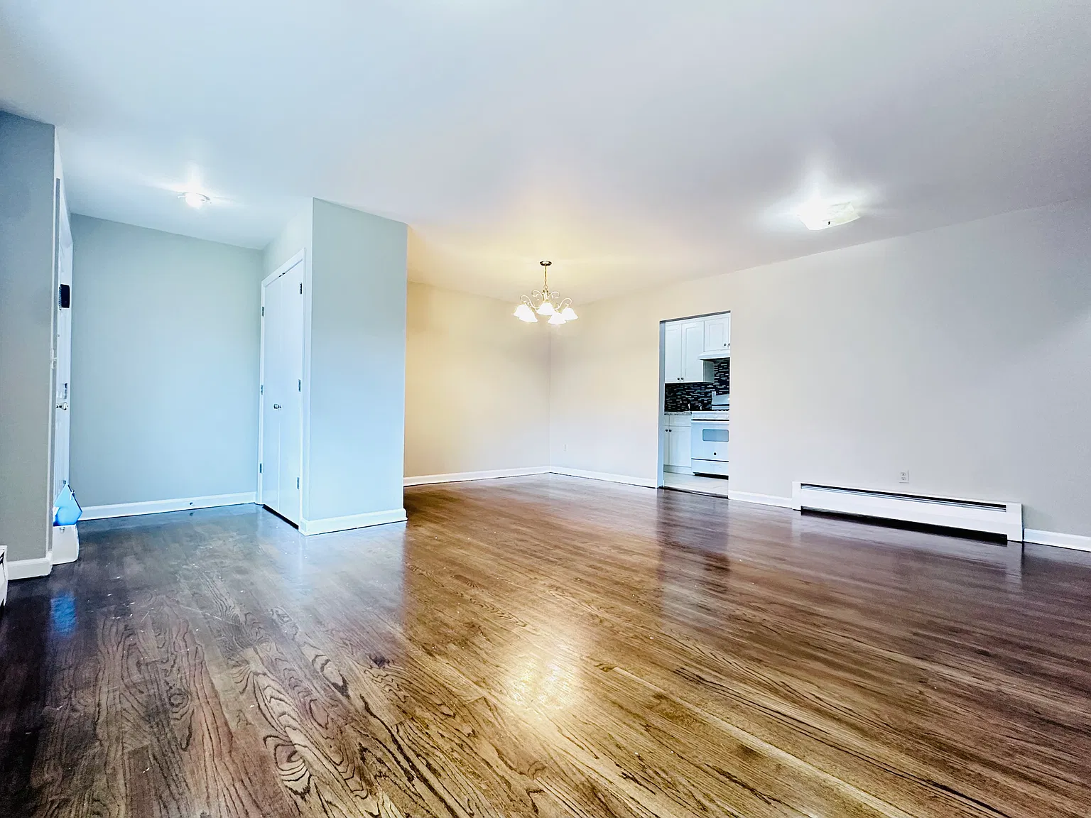 2 bed, 730 sqft, $2,600 — Photo 2