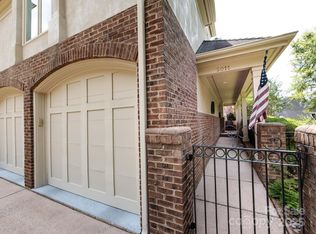 6011 Old Well House Rd, Charlotte, NC 28226