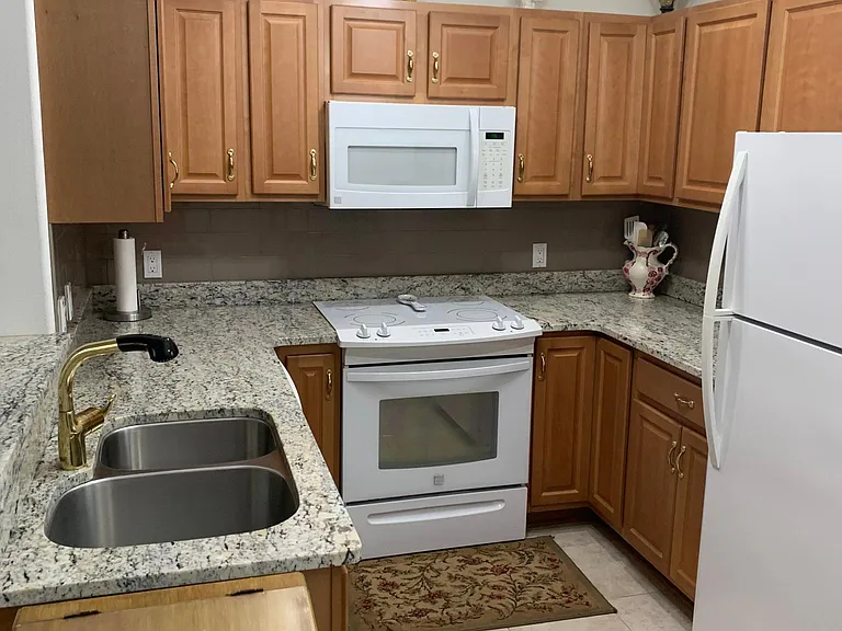 411 W Intendencia St — Photo 5