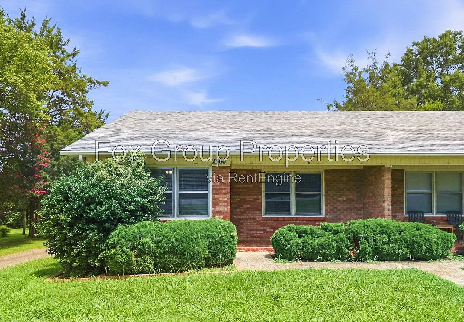 2 bed, 1.5 bath, 950 sqft, $1,180 — Photo 1
