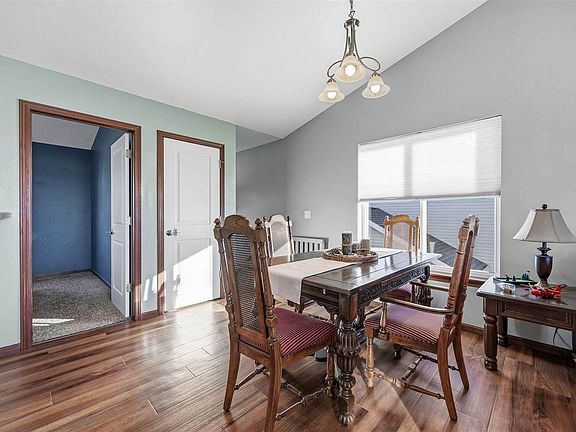 4th image of 2621 Pinto Ln