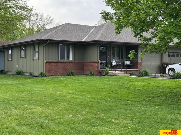 103 S 11th St, Tekamah, NE 68061