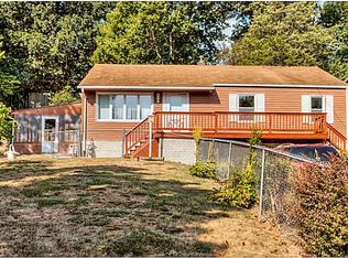 2404 E 34th St, Des Moines, IA 50317