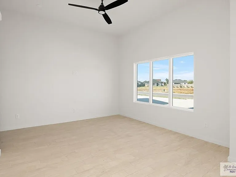 3545 Hidalgo St #2-B — Photo 4