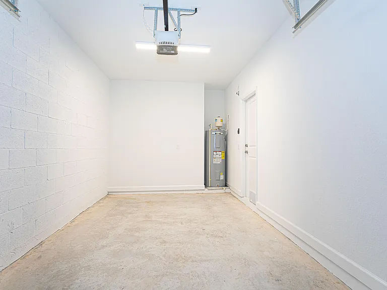 503 SE Rivergrass St — Photo 43