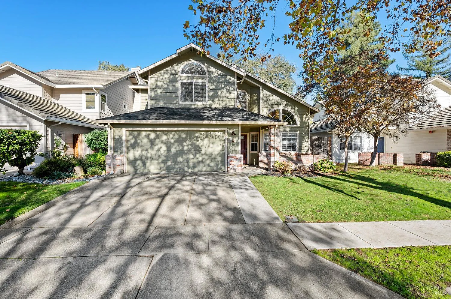 16 Winestone Court photo 1